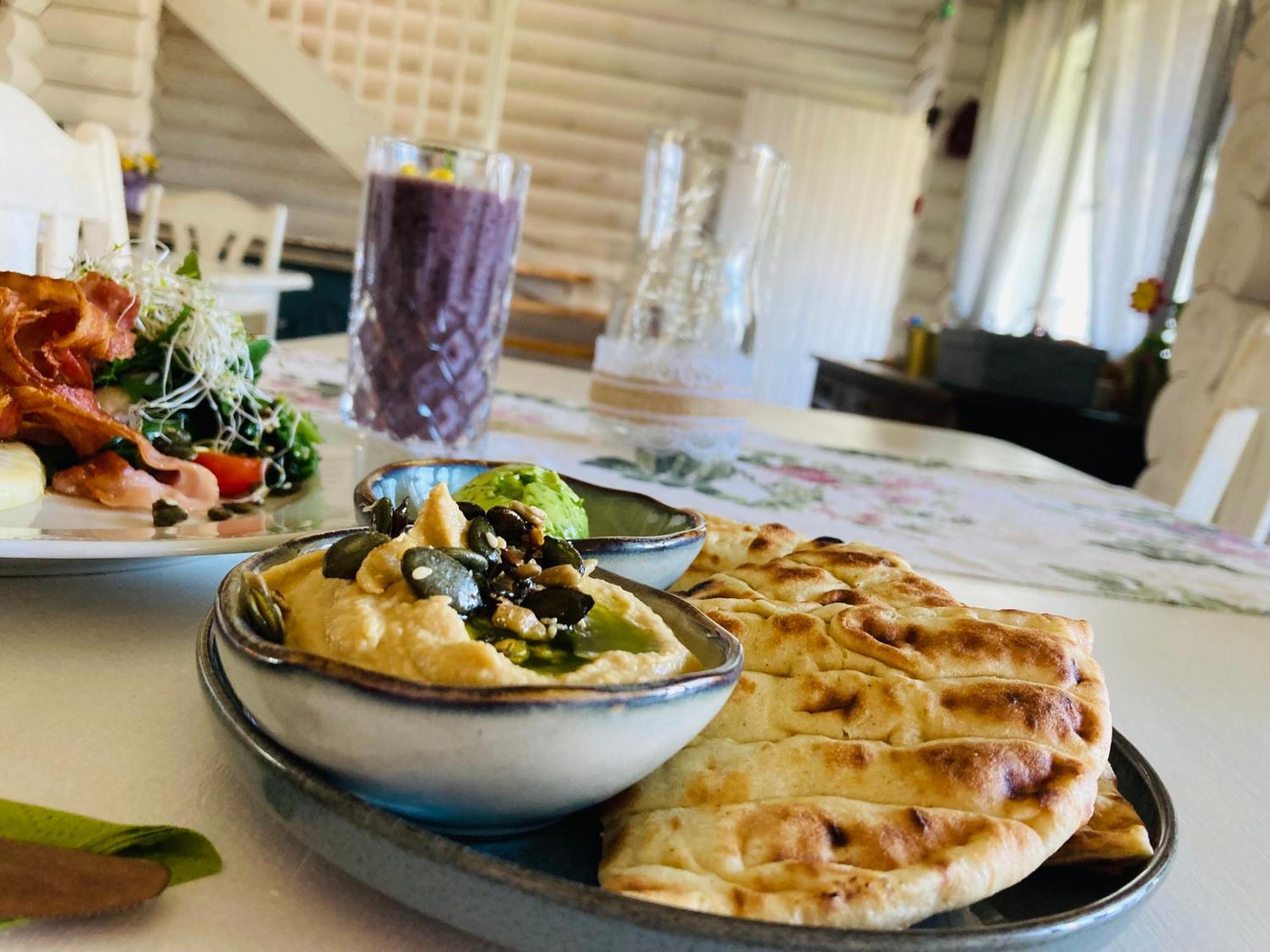 ホテル Kliff Butiik Majutus & Restoran Panga エクステリア 写真